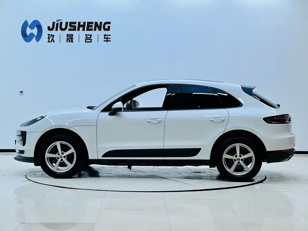 Porsche Macan — миниатюра 3
