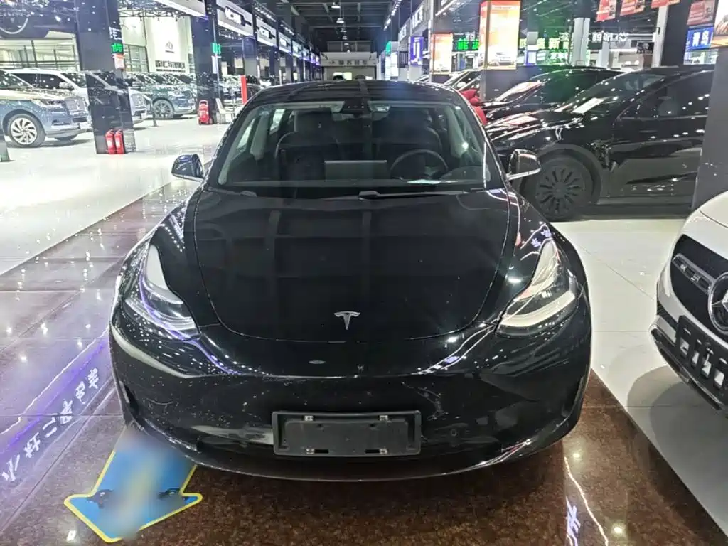 Tesla Model 3 — миниатюра 3
