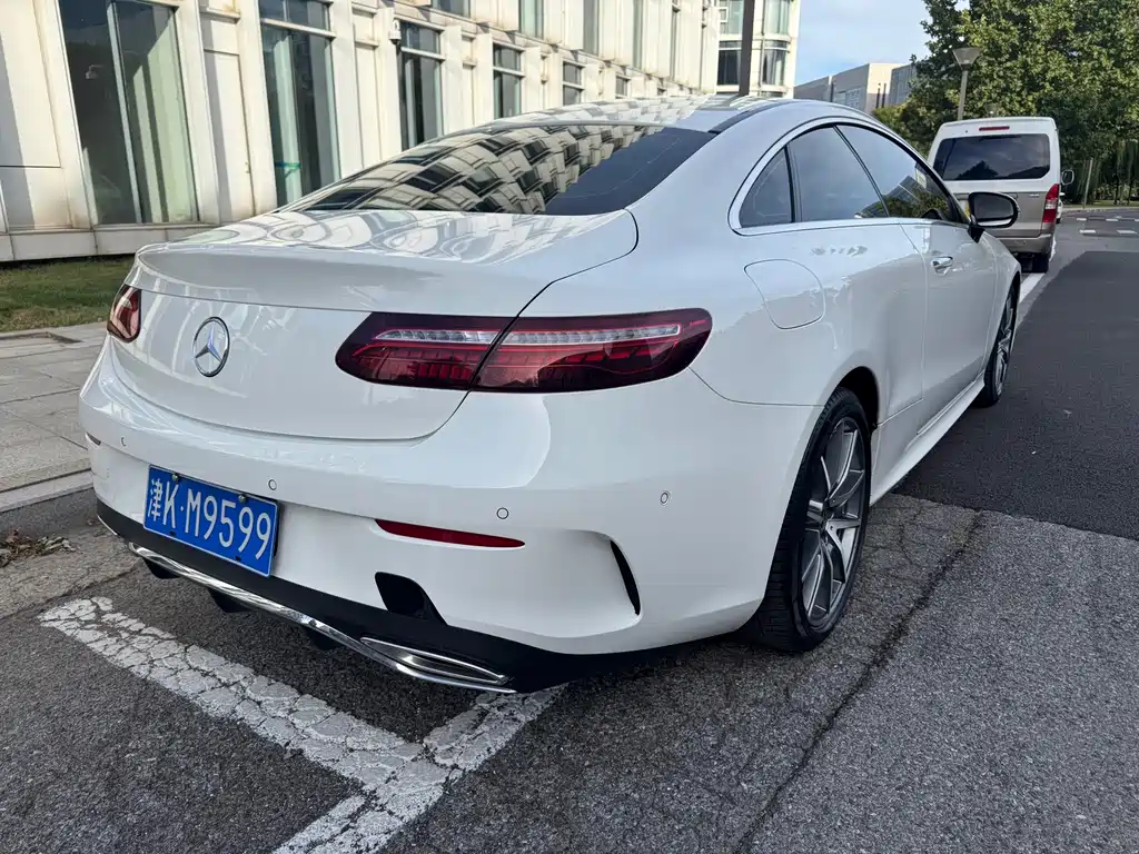 Mercedes-Benz E-Class (Import) — миниатюра 5
