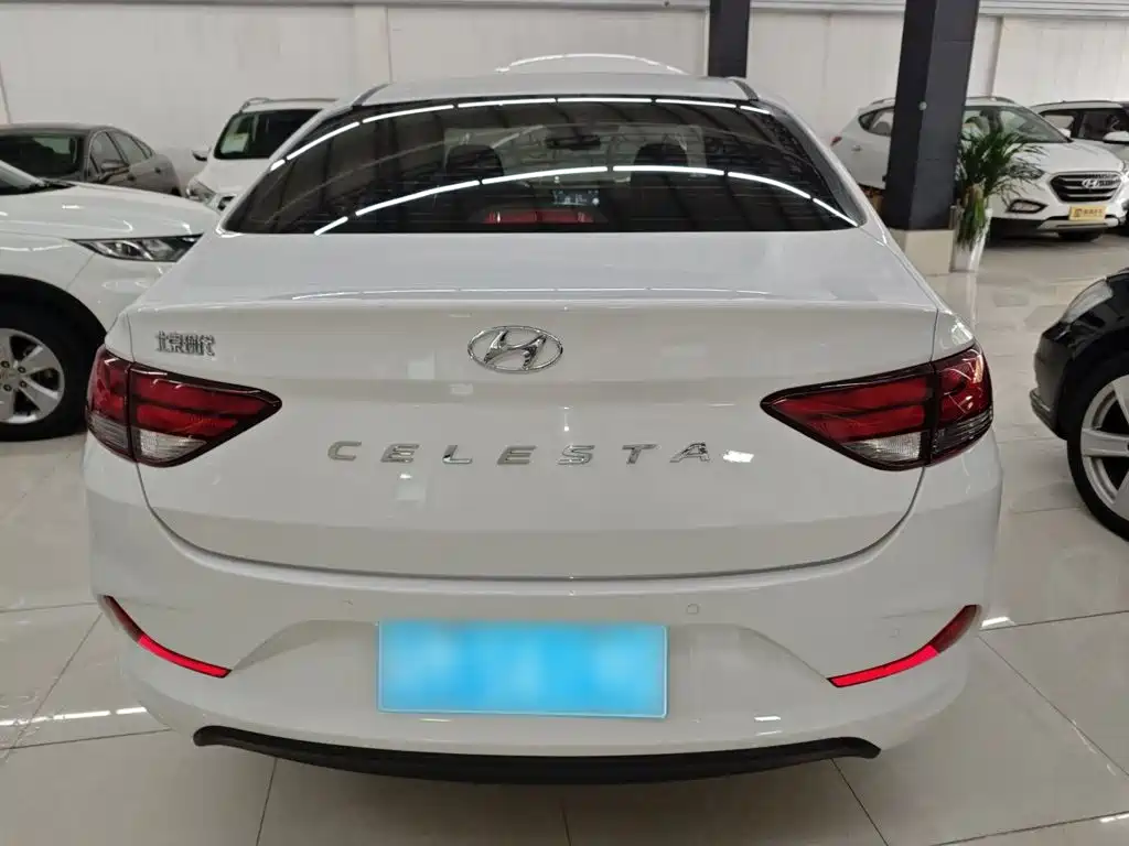 Hyundai Elantra — миниатюра 6