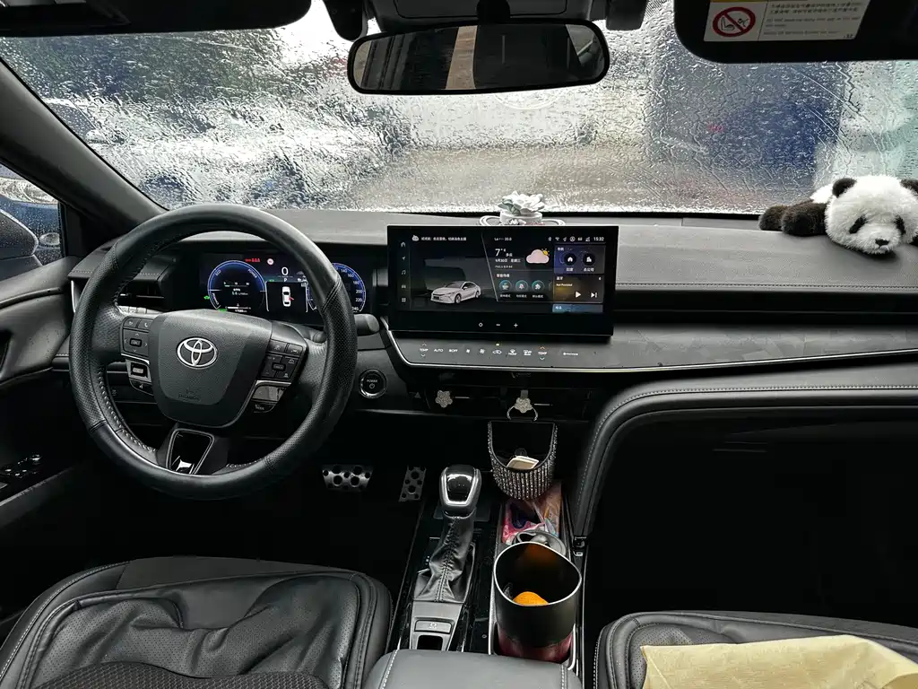 Toyota Camry — миниатюра 4