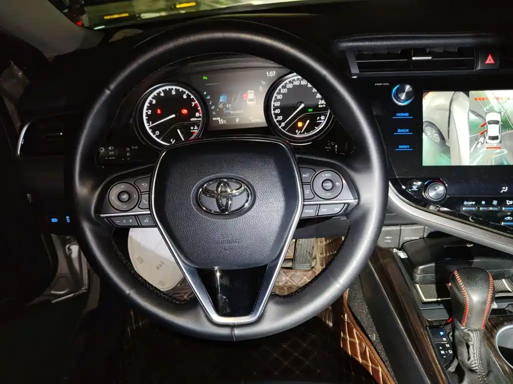 Toyota Camry — миниатюра 6