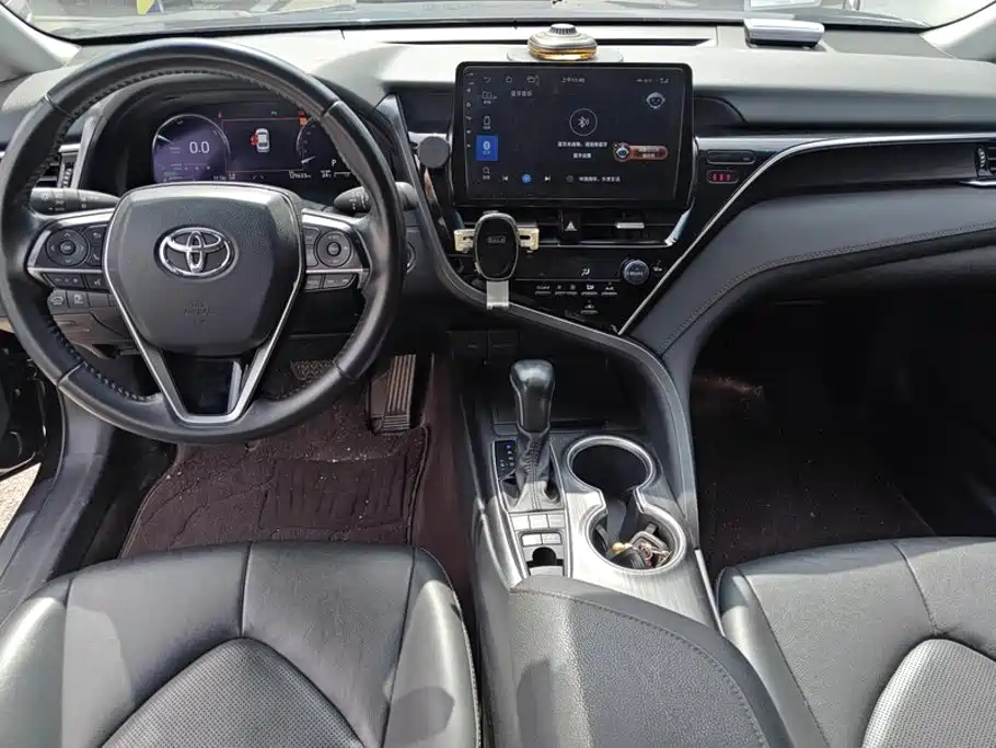 Toyota Camry — миниатюра 12