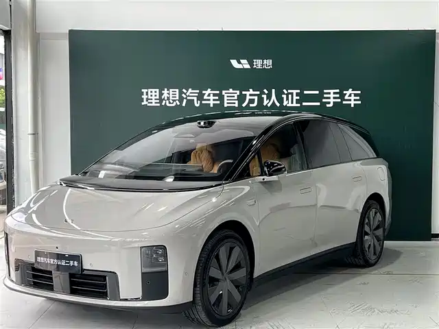 2025 Li Xiang i8