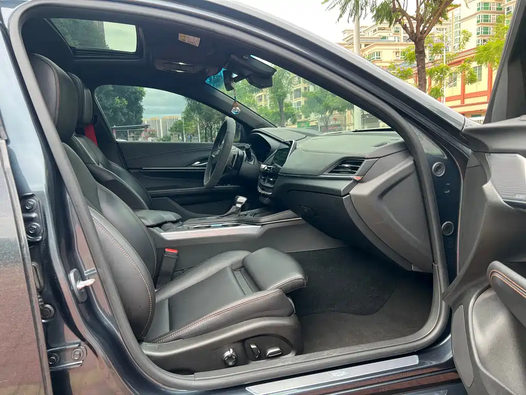 Cadillac CT4 — миниатюра 9