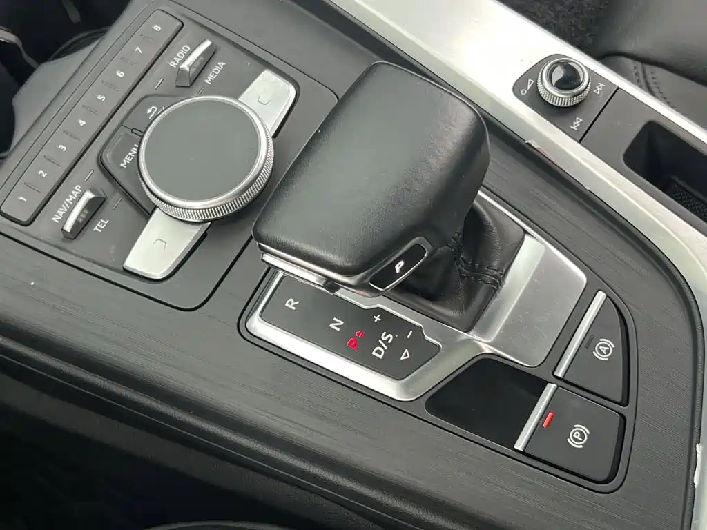 Audi A4L — миниатюра 23