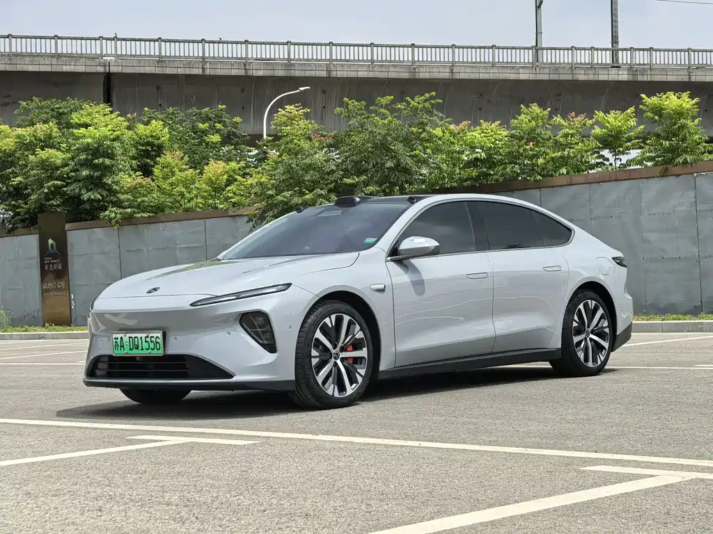 NIO ET7