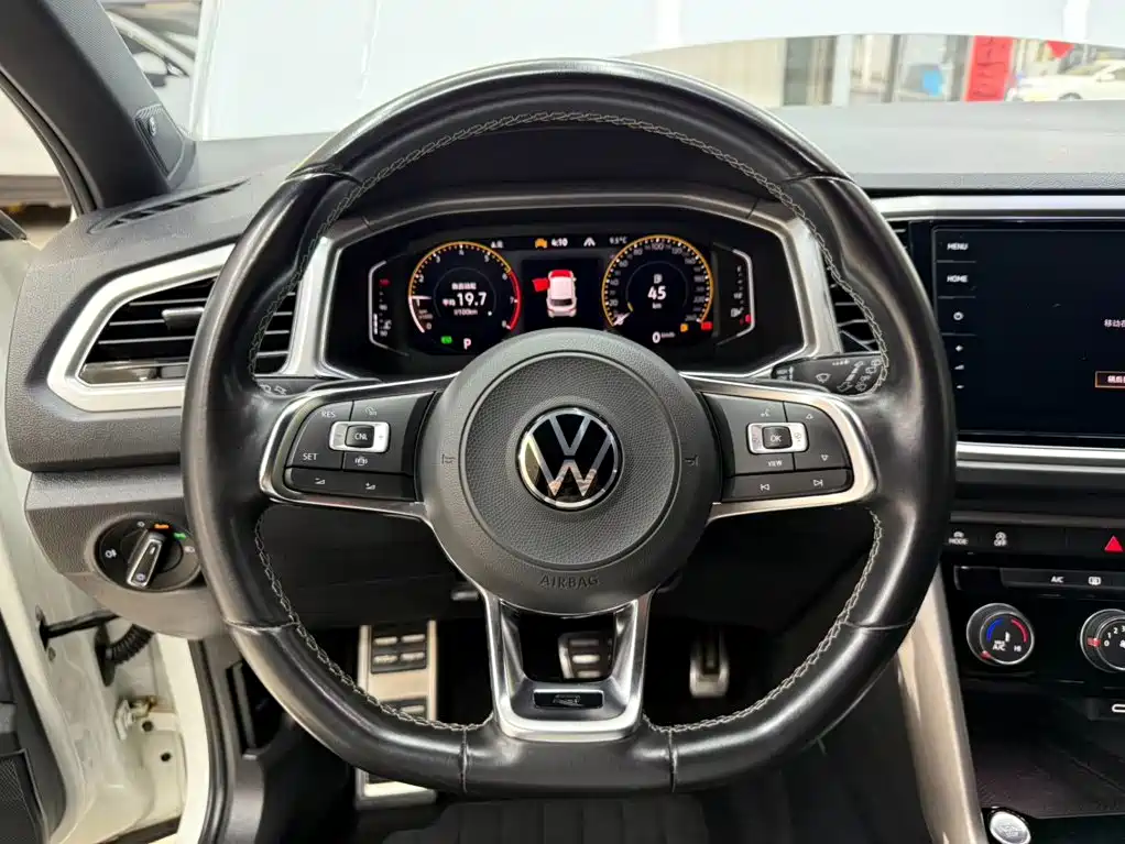 Volkswagen T-Roc — миниатюра 11