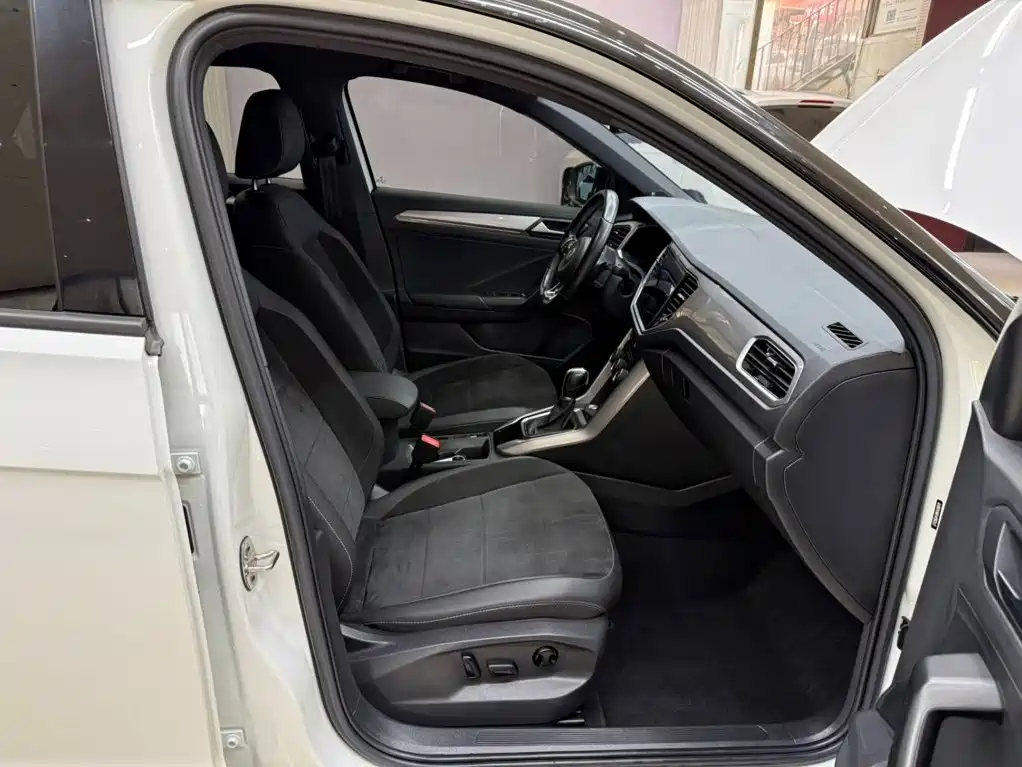 Volkswagen T-Roc — миниатюра 21