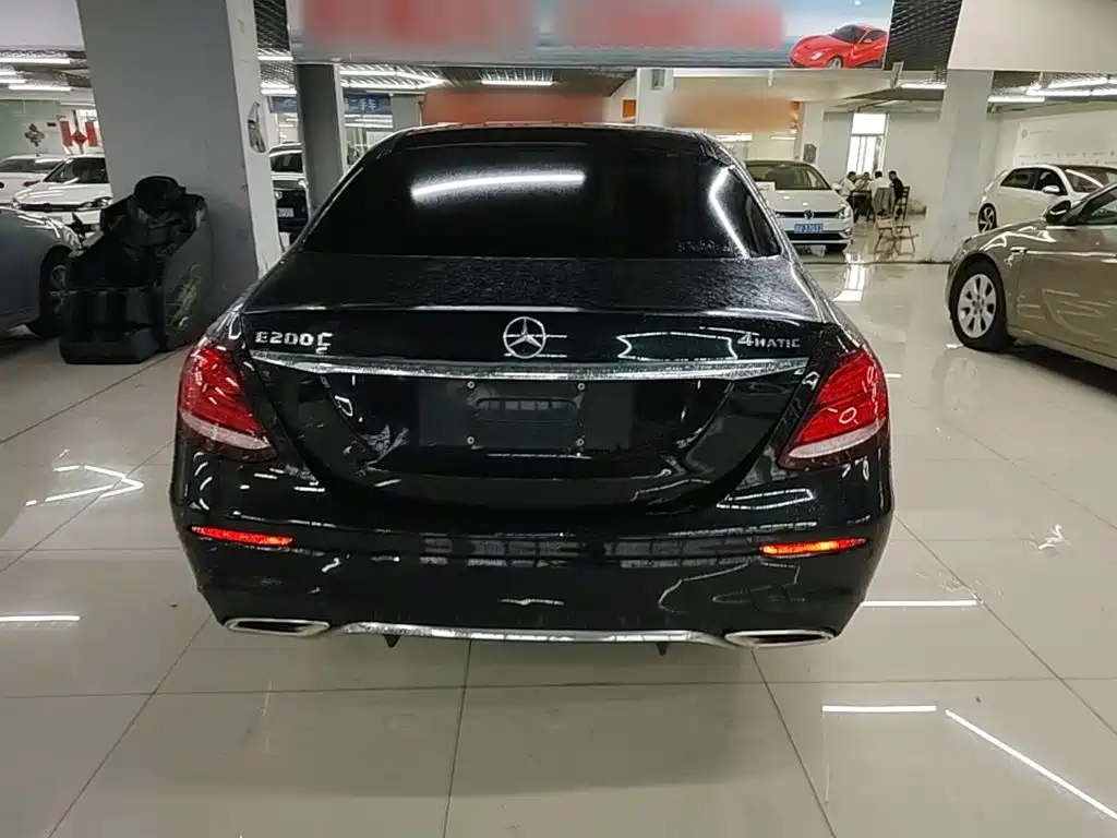 Mercedes-Benz E-Class — миниатюра 6