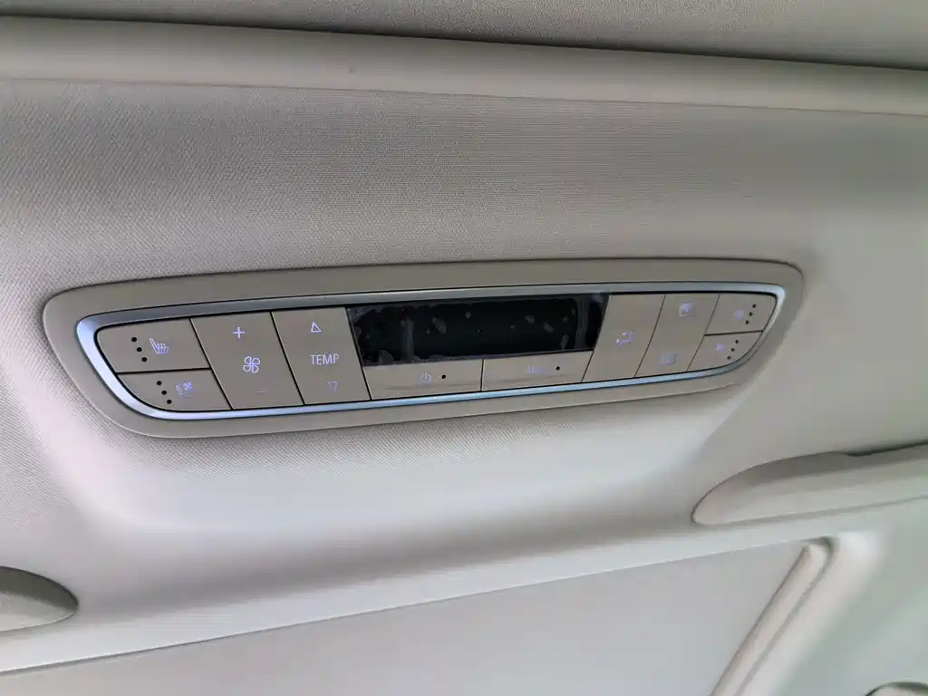 Buick GL8 — миниатюра 14