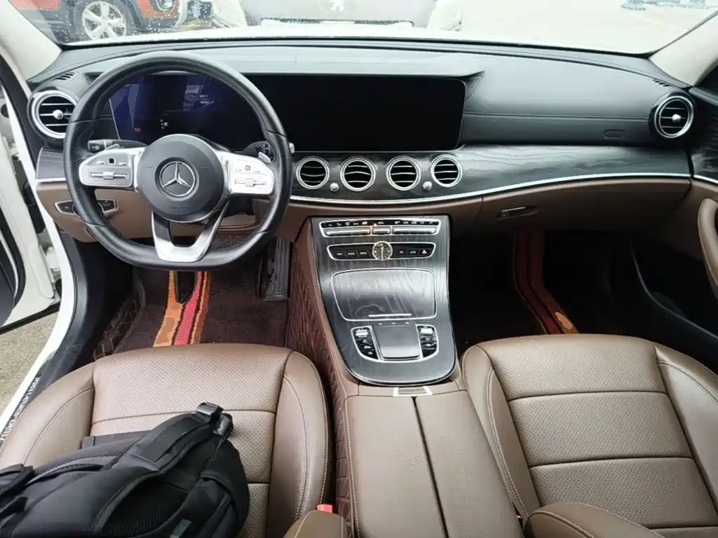 Mercedes-Benz E-Class — миниатюра 10