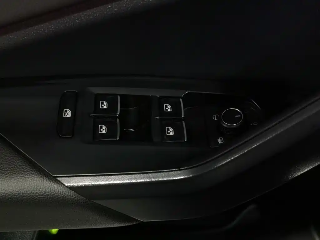 Volkswagen Sagitar — миниатюра 9