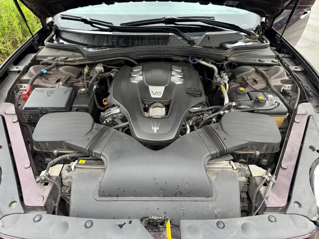 Maserati Quattroporte — миниатюра 16