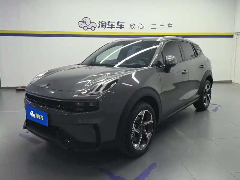 Lynk & Co 06