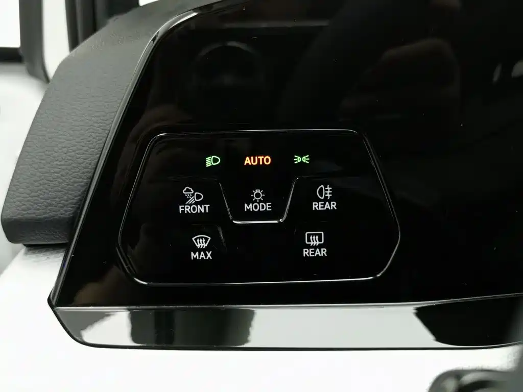 Volkswagen Golf — миниатюра 21