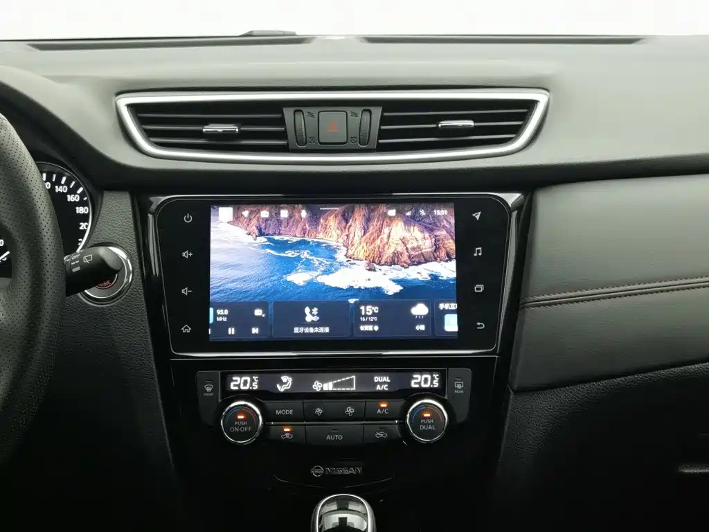 Nissan Qashqai — миниатюра 12