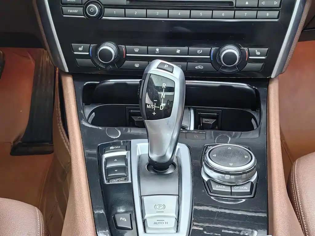 BMW 5 Series GT — миниатюра 13