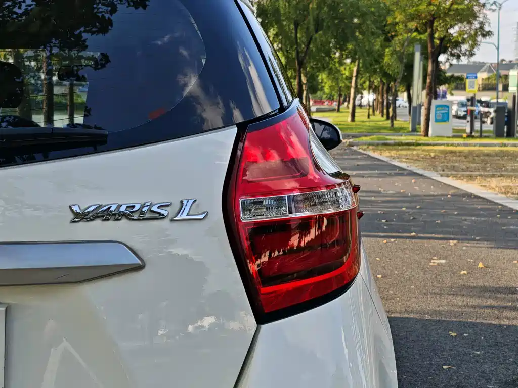 Toyota Yaris L — миниатюра 9