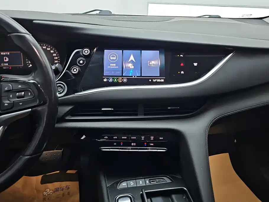 Buick Enclave — миниатюра 13