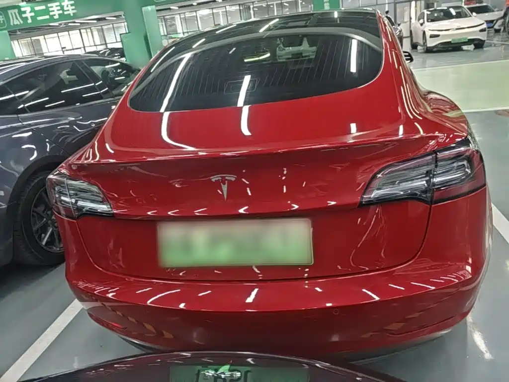 Tesla Model 3 — миниатюра 6