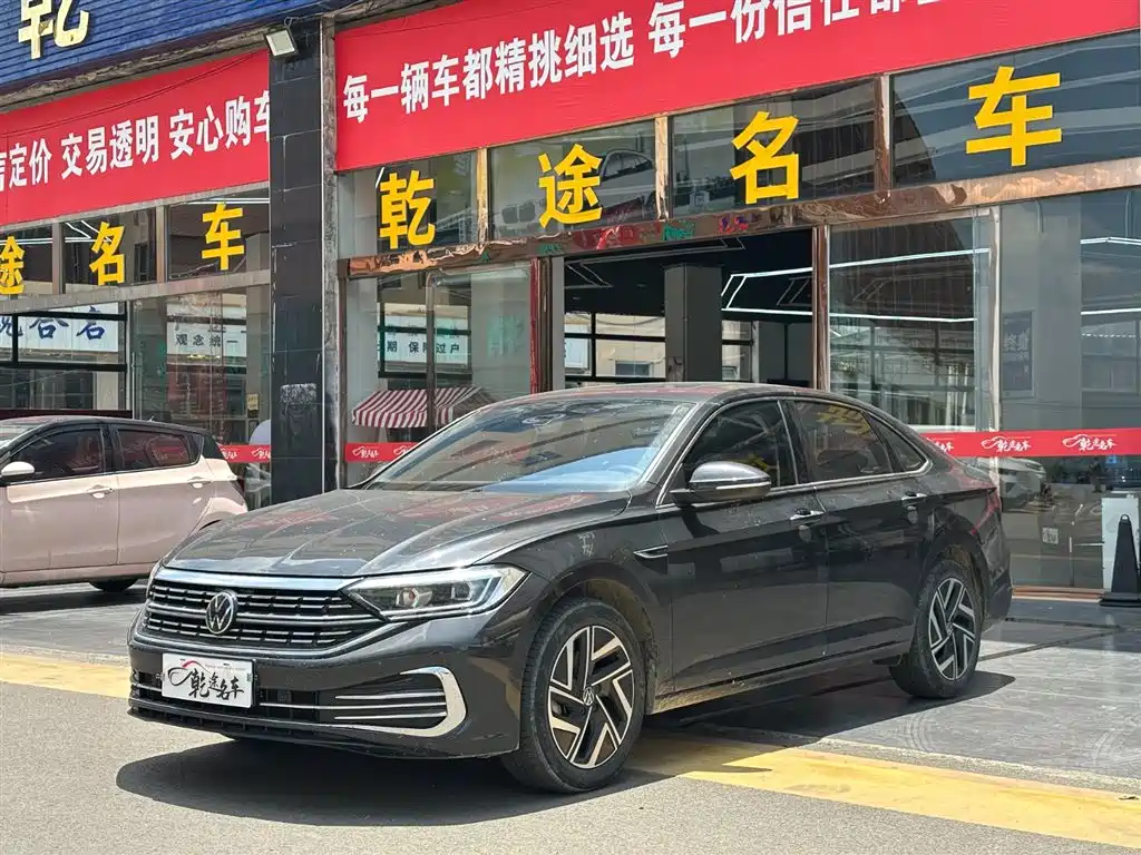 Купить Volkswagen Sagitar