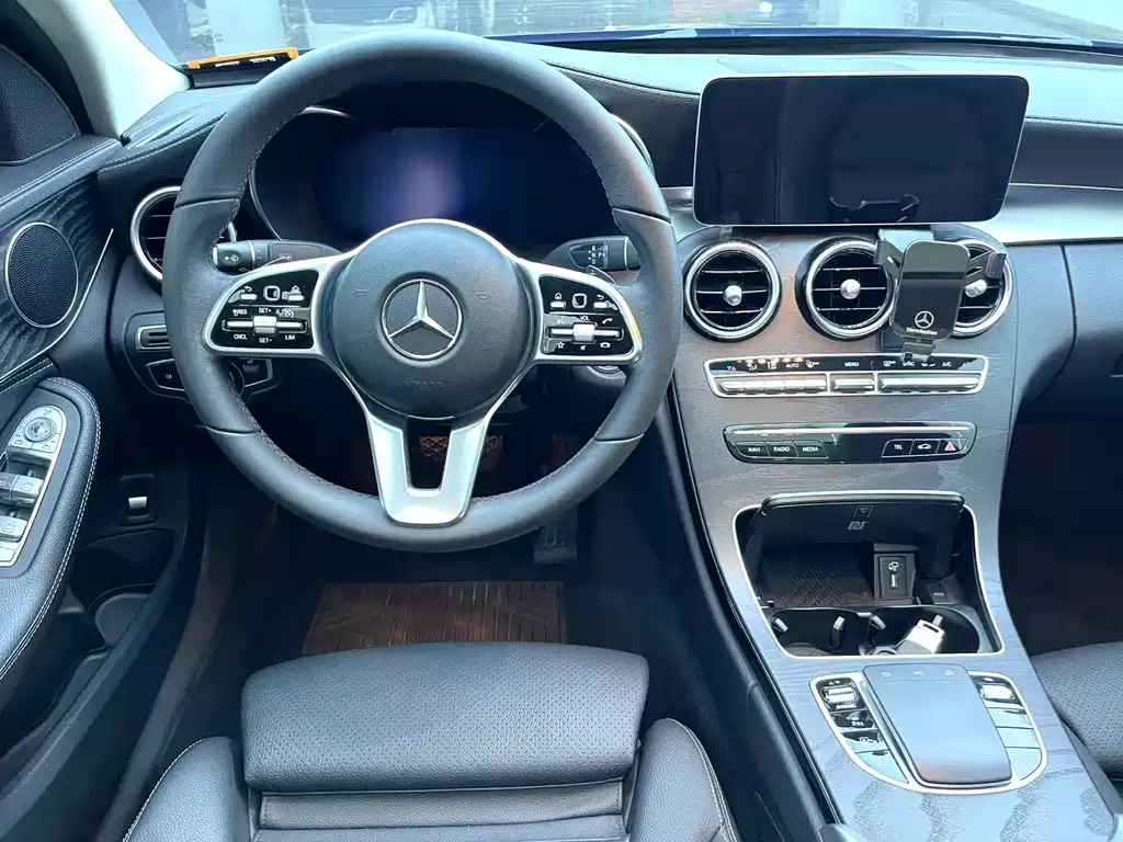 Mercedes-Benz C-Class — миниатюра 8