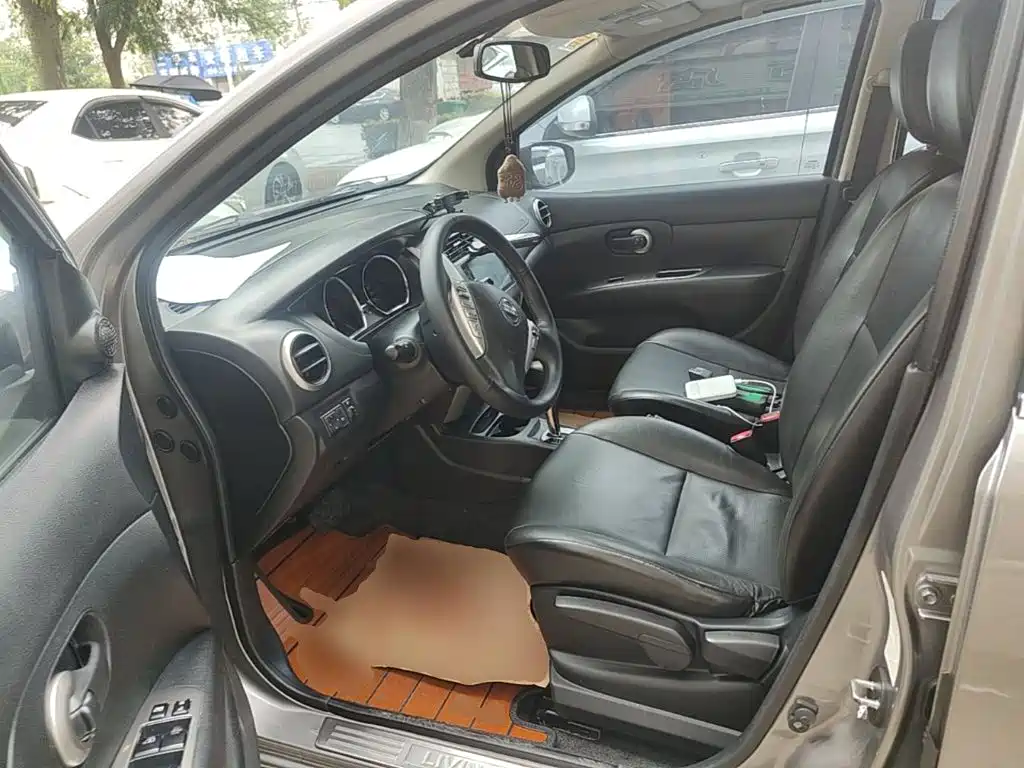 Nissan Livina — миниатюра 15