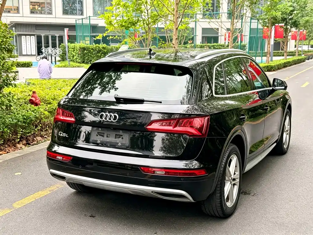 Audi Q5L — миниатюра 3