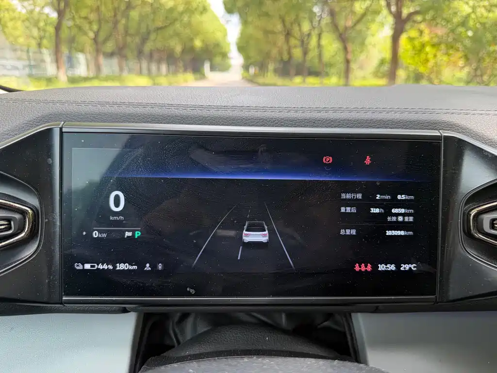 NIO ES6 — миниатюра 6