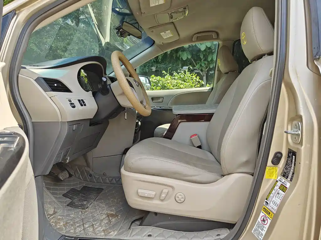 Toyota Sienna 2011 Sienna 2.7L