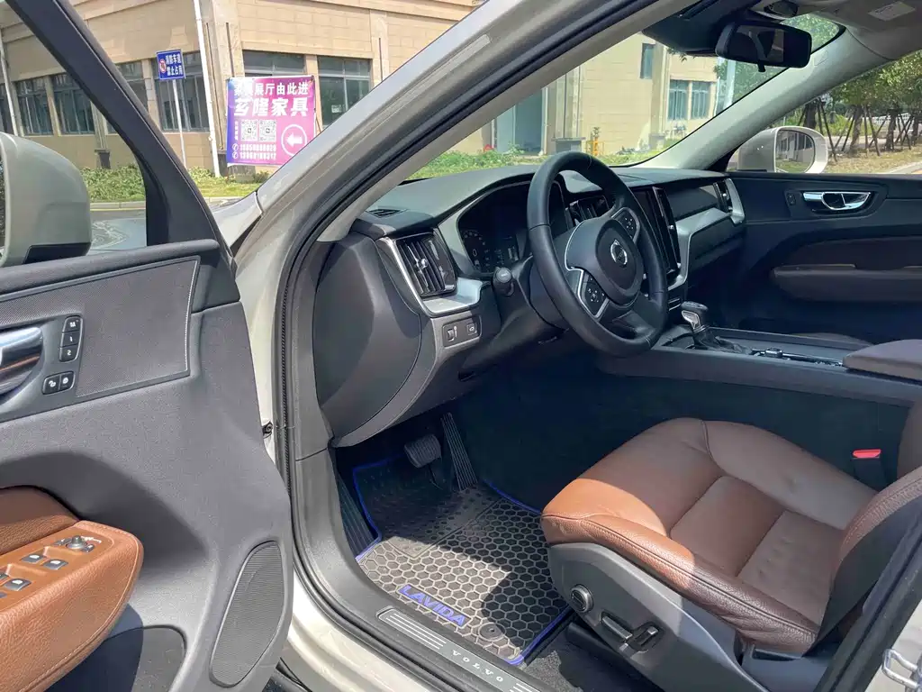 Volvo XC60 — миниатюра 7