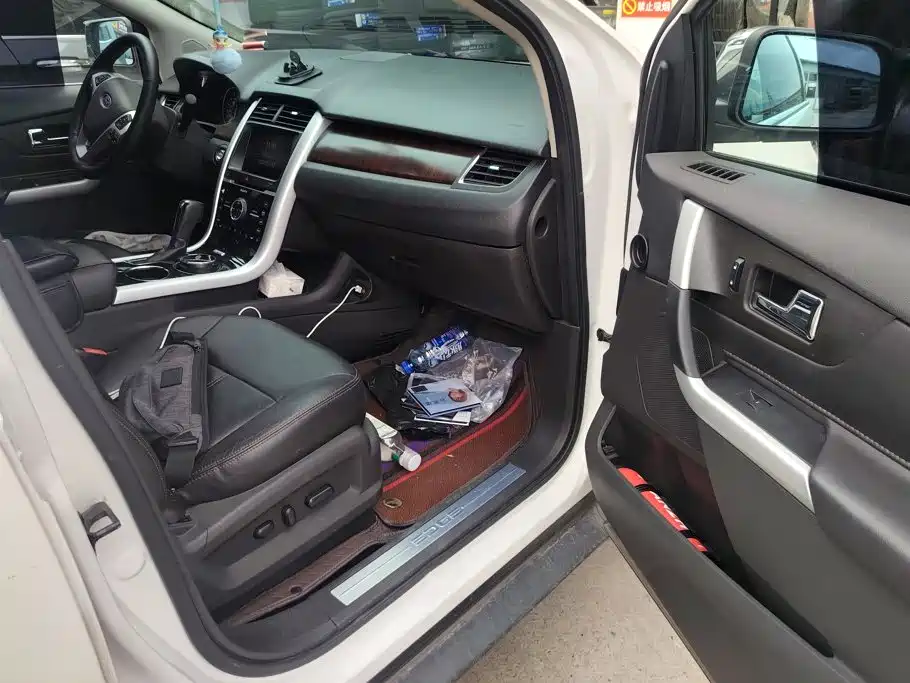Ford Edge (Import) — миниатюра 8