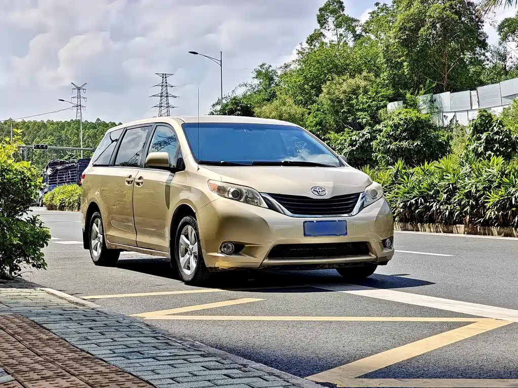 Toyota Sienna 2011 Sienna 2.7L