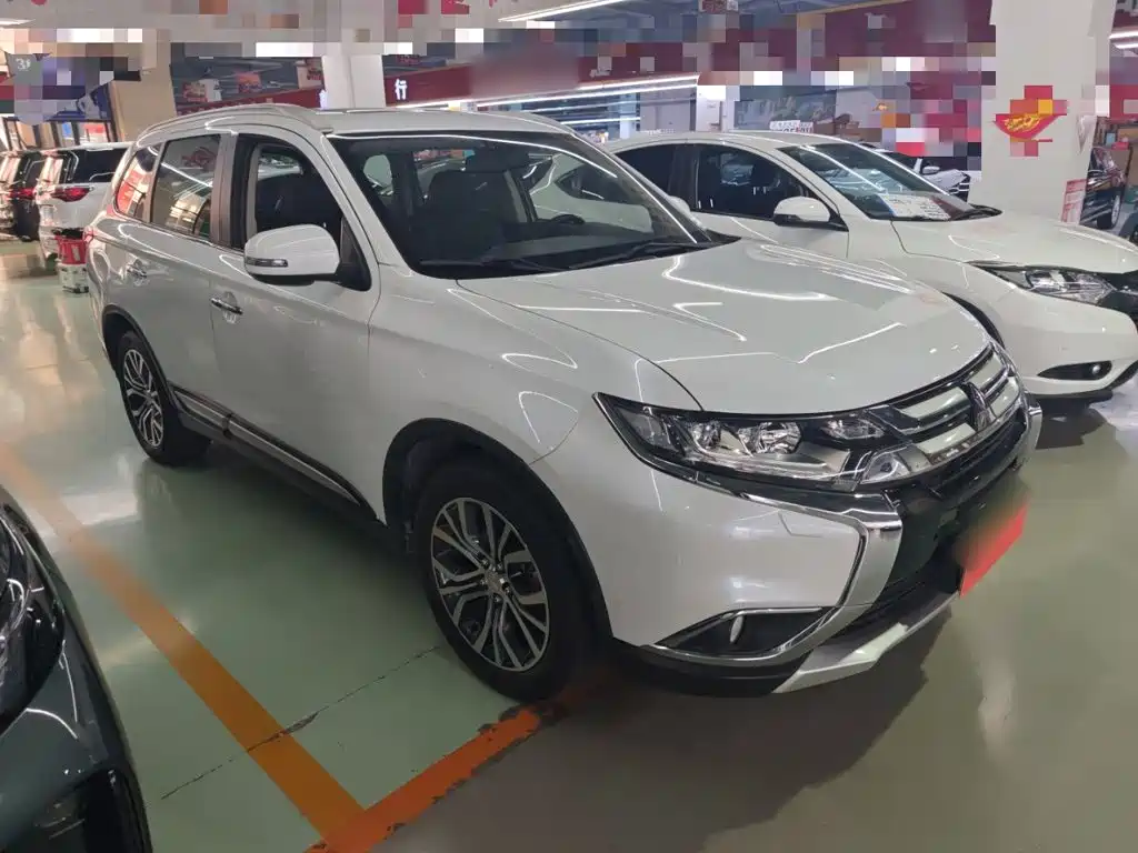 Mitsubishi Outlander — миниатюра 4