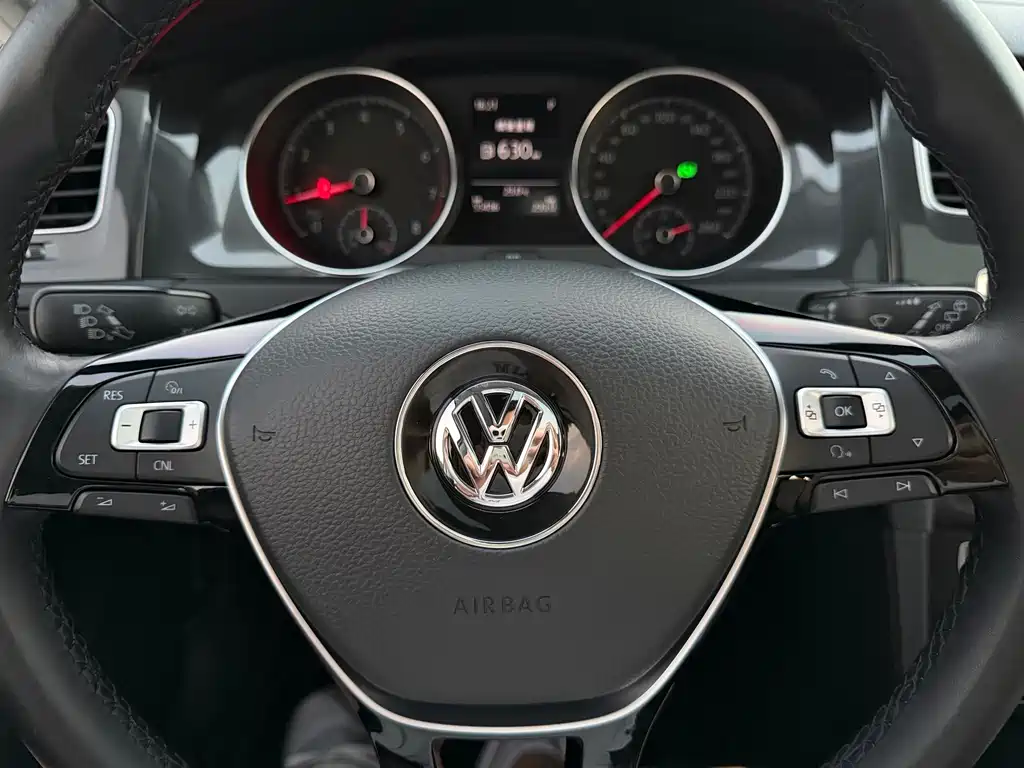 Volkswagen Golf — миниатюра 14
