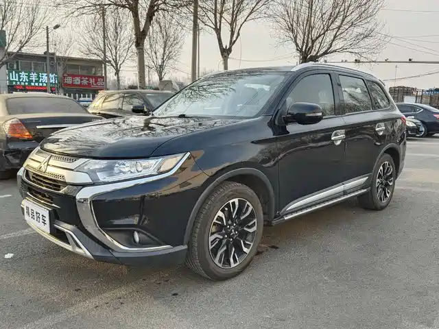 mitsubishi outlander