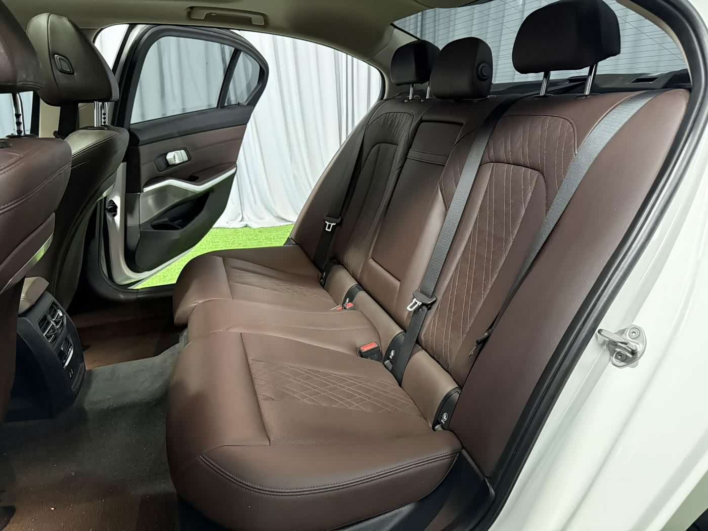 BMW 3 Series 2.0 л 2023 г. Белый, пробег 25000 км