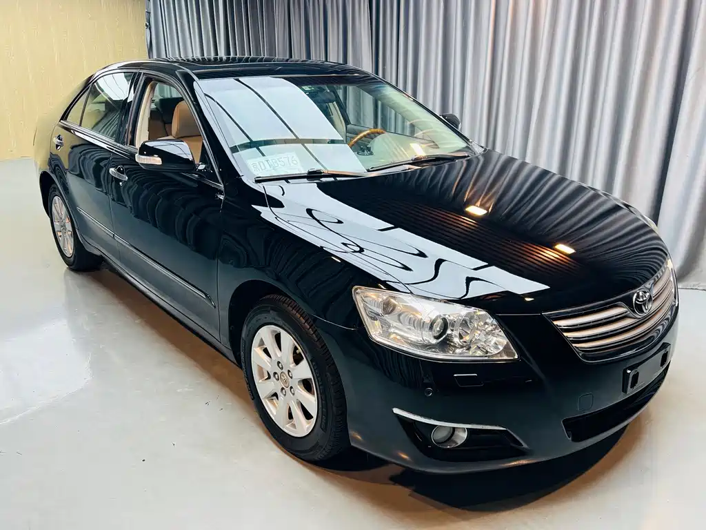 Toyota Camry — миниатюра 3