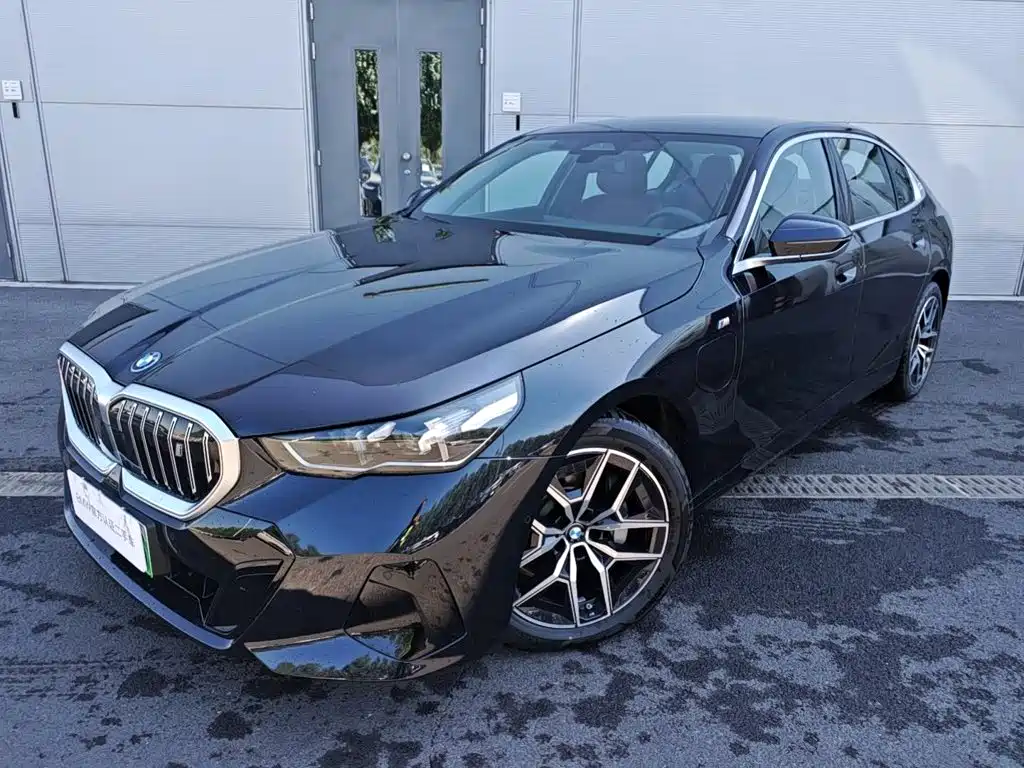 BMW i5
