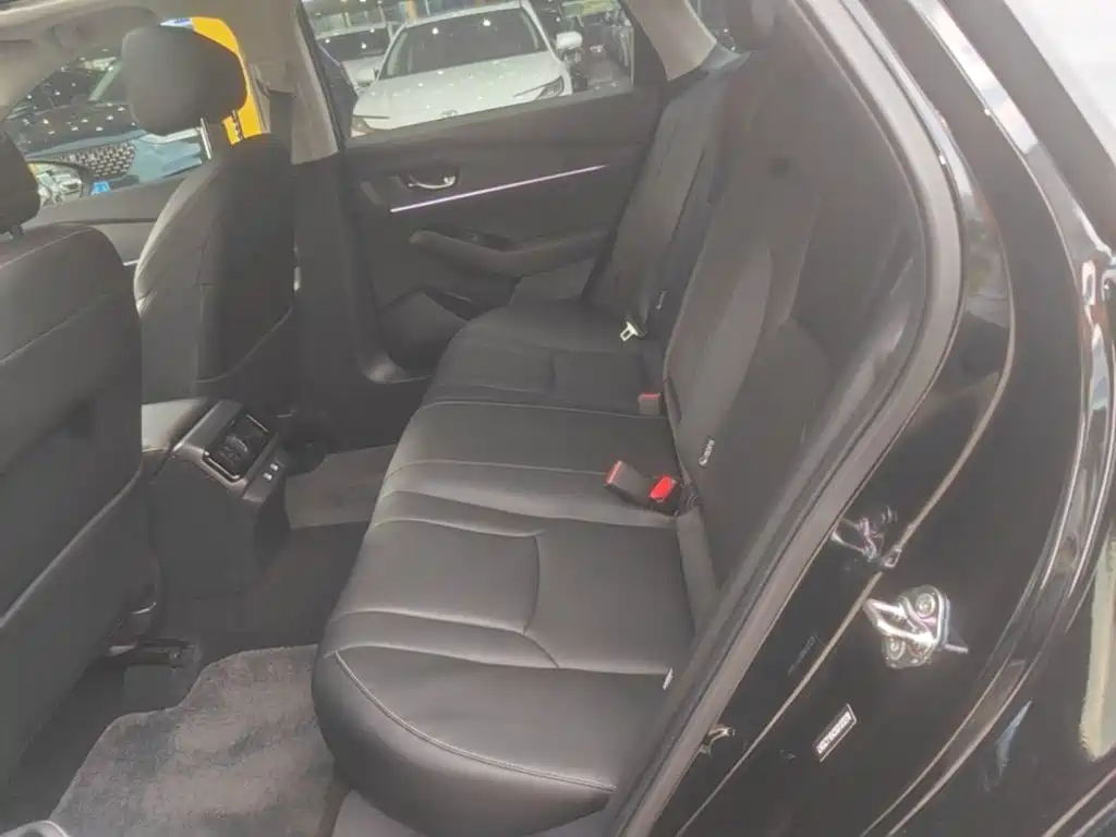 Honda Accord — миниатюра 17