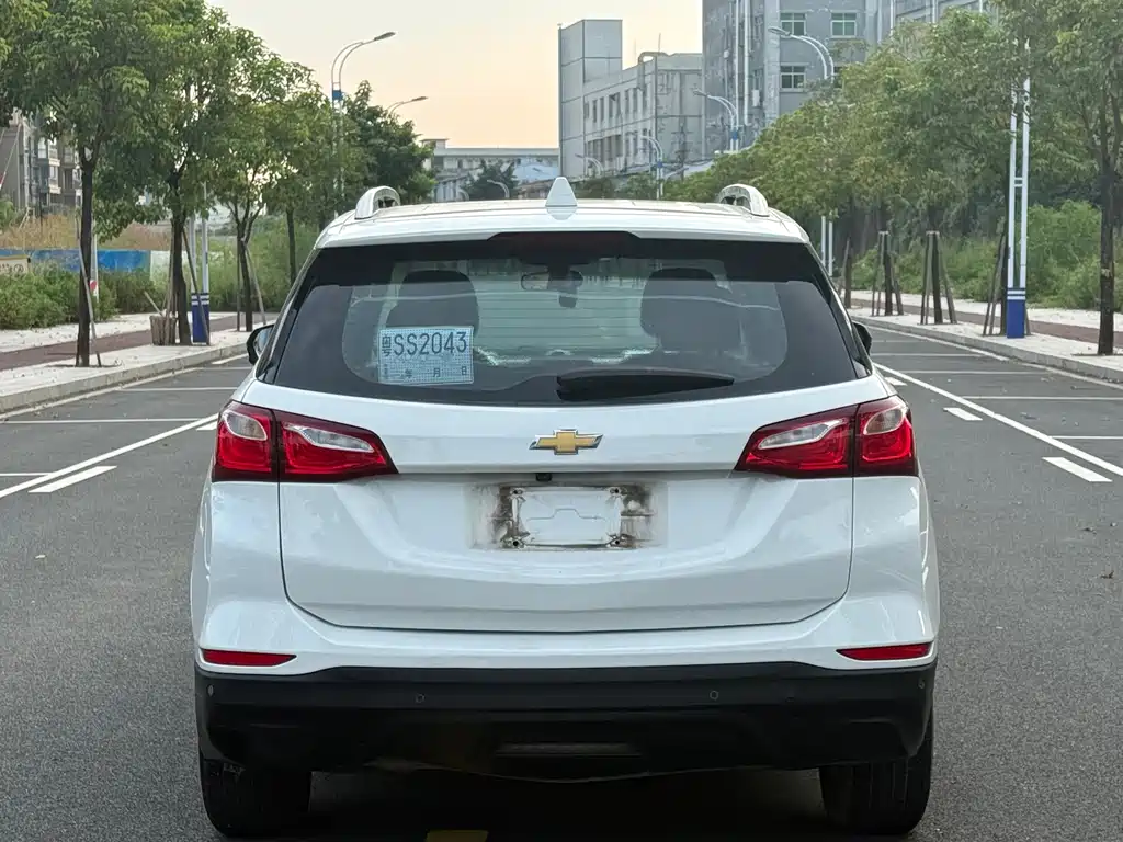 Chevrolet Equinox — миниатюра 3