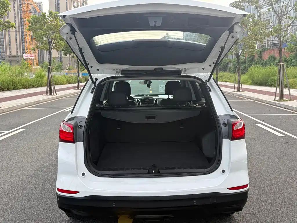 Chevrolet Equinox — миниатюра 9