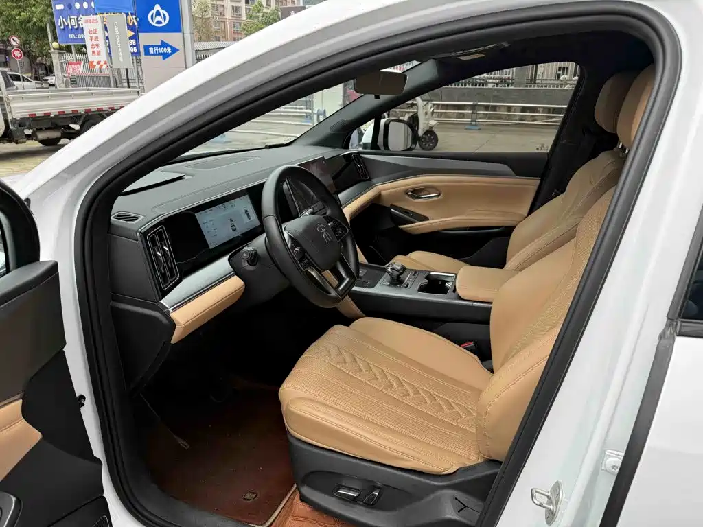 BYD L DM-i — миниатюра 6