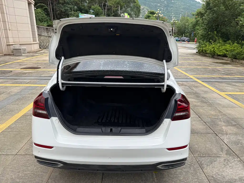 Geely Emgrand — миниатюра 12