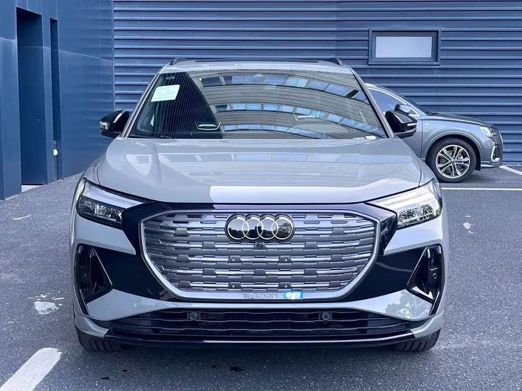 Audi Q4 e-tron — миниатюра 2