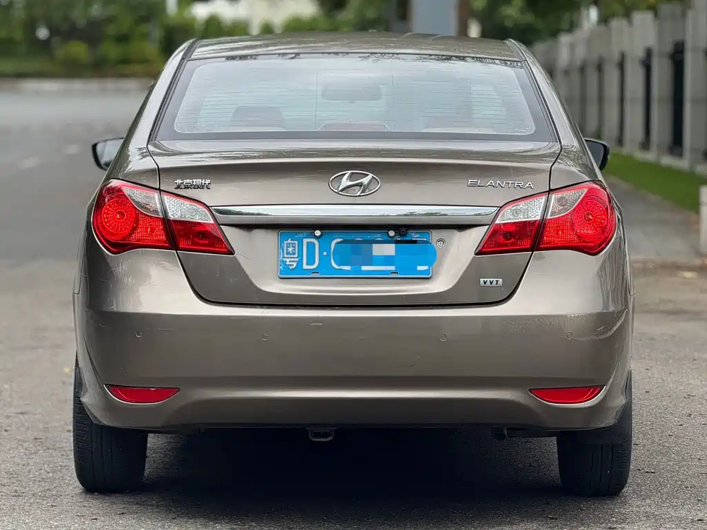 Hyundai Elantra — миниатюра 8