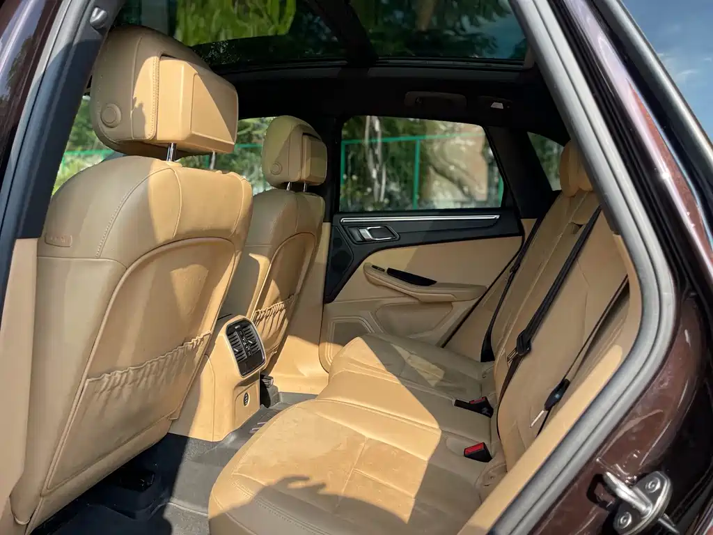 Porsche Macan — миниатюра 6