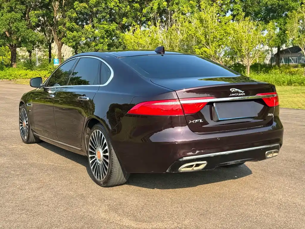 Jaguar XFL — миниатюра 7