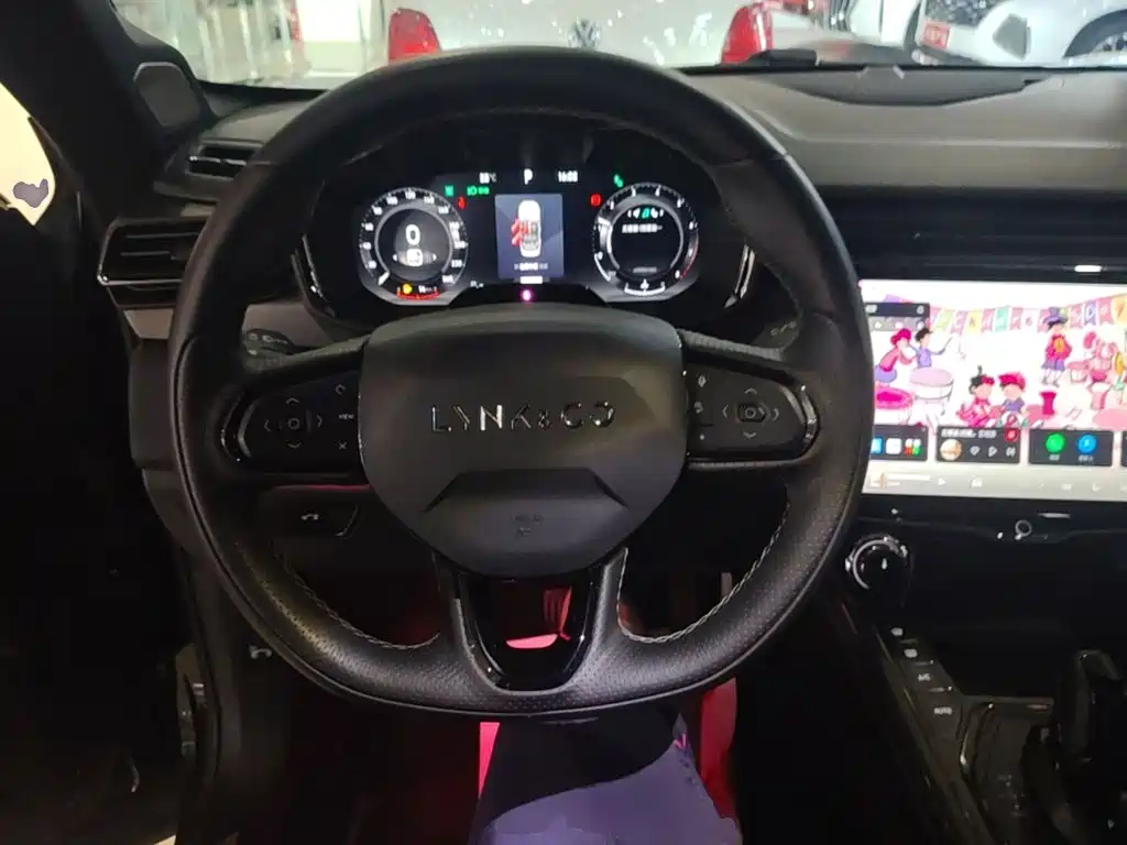 Lynk & Co 01 — миниатюра 11